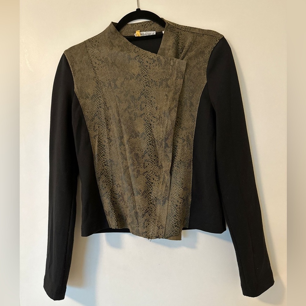 Faux snake skin ligth jacket bought in a NYC Boutique